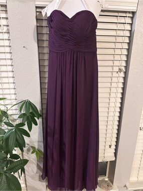 Azazie Strapless Ruched Bodice Maxi Dress in Plum (purple)

Gorgeous Flowy Dress